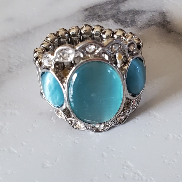 Silver Tone Stretch Ring with Blue Stones 💥3 for $24💥 - Picture 3 of 13